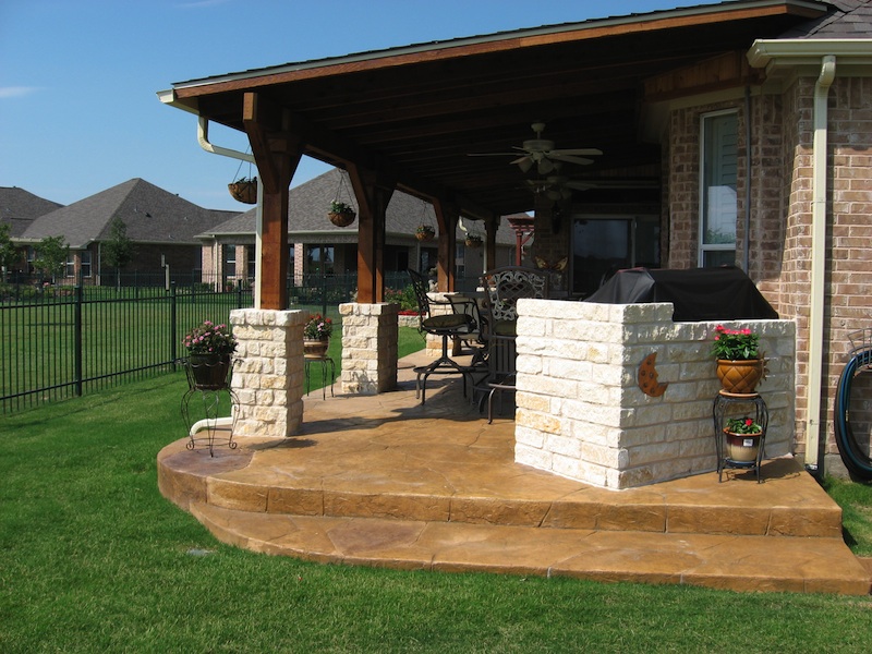 Outdoor Kitchen